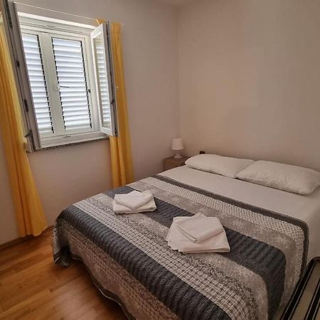 פג Apartments Miki מראה חיצוני תמונה