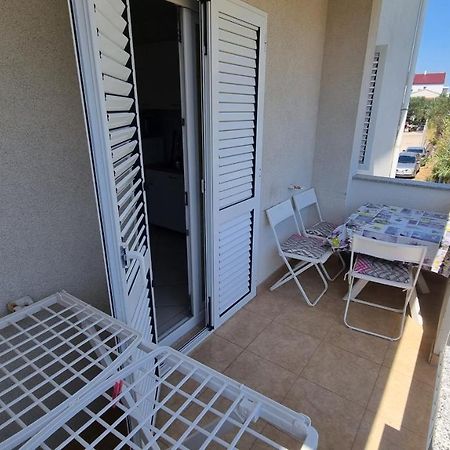 פג Apartments Miki מראה חיצוני תמונה