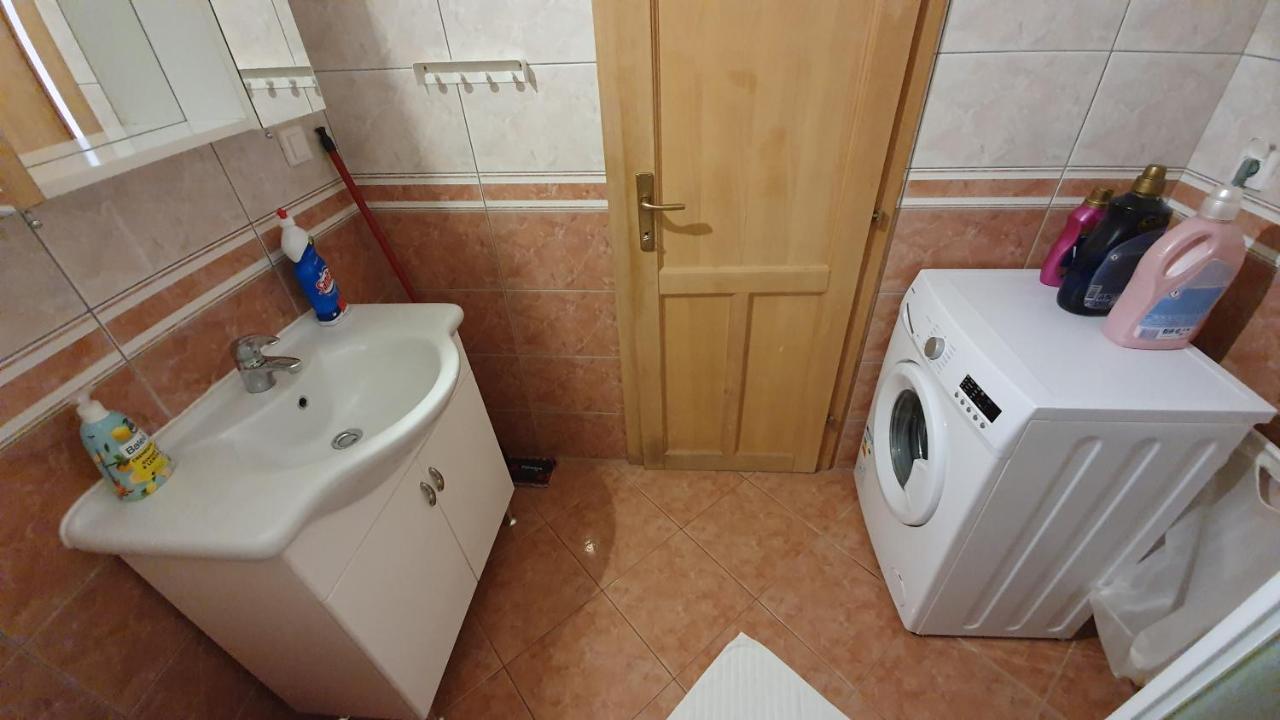 פג Apartments Miki מראה חיצוני תמונה