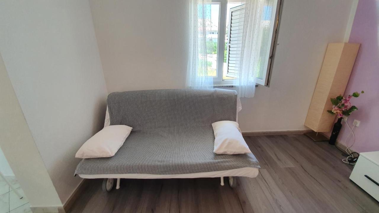 פג Apartments Miki מראה חיצוני תמונה