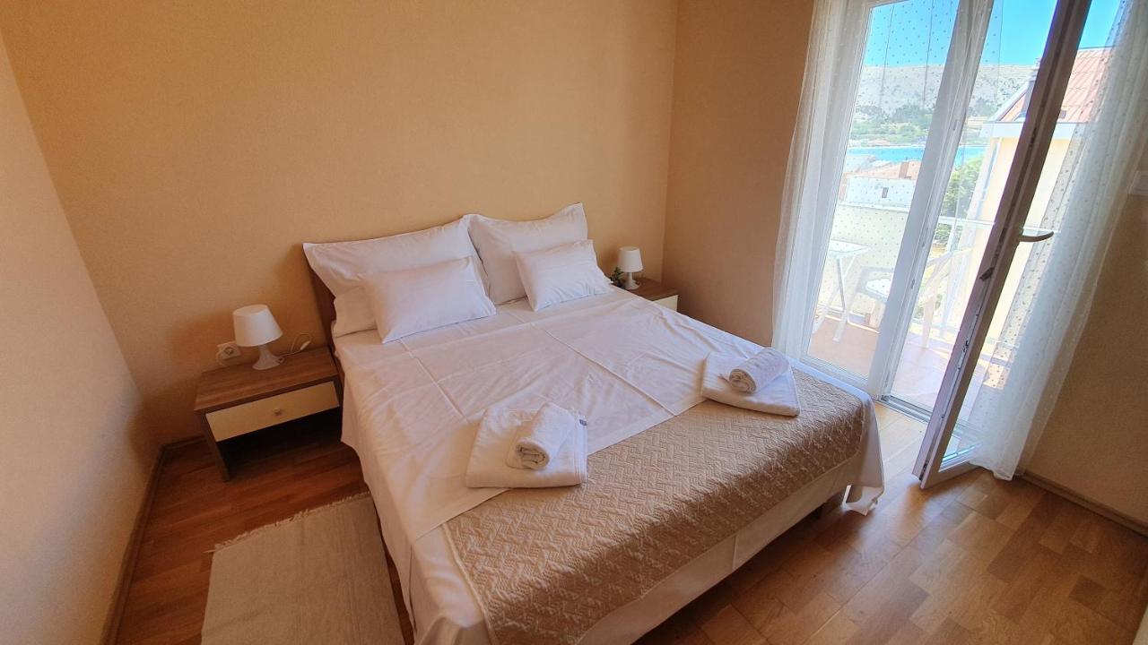 פג Apartments Miki מראה חיצוני תמונה
