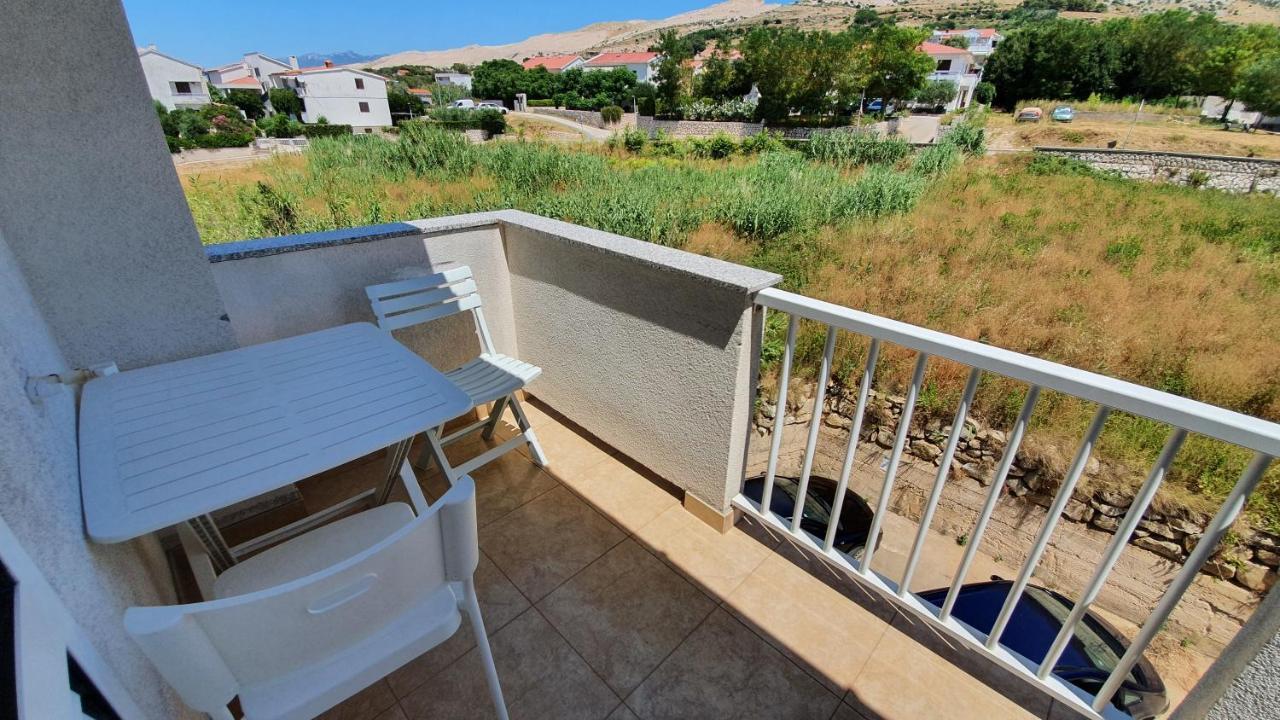 פג Apartments Miki מראה חיצוני תמונה