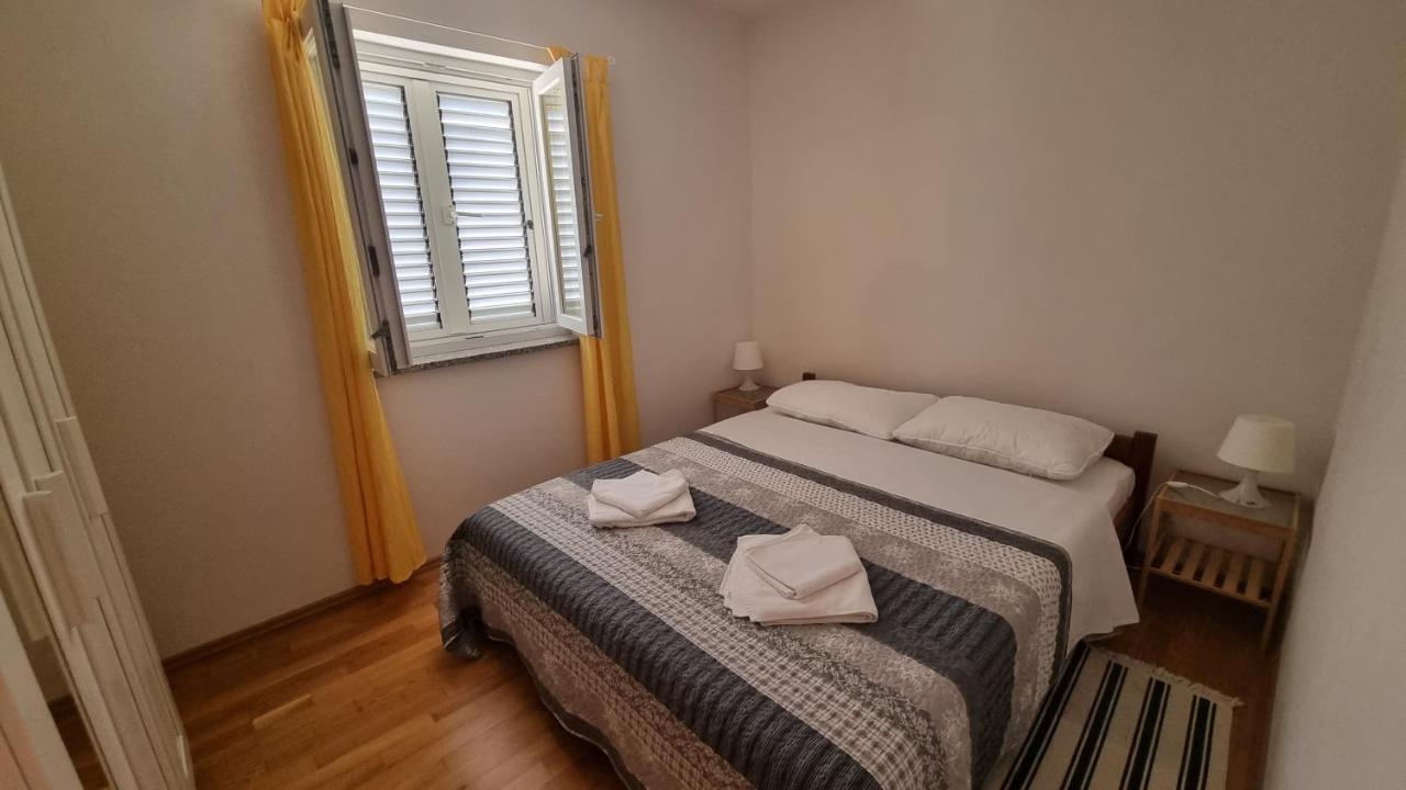 פג Apartments Miki מראה חיצוני תמונה