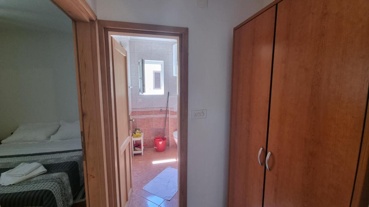 פג Apartments Miki מראה חיצוני תמונה