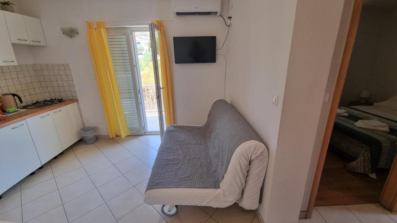 פג Apartments Miki מראה חיצוני תמונה